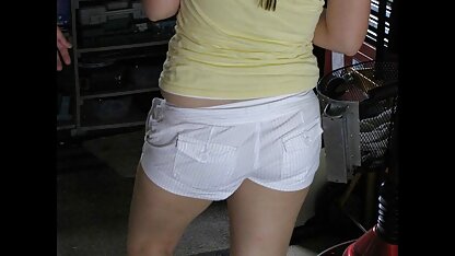 A filha e a mãe a fazerem porno completo em hd sexo com o amante da mãe.