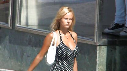 A mãe Busty faz Broches enquanto está sentada de chapéu na cara do videos caseiros em hd homem.