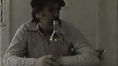 A fingida faz sexo anal com a loira e faz um broche à melhores filmes pornos hd amiga.