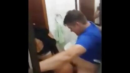 Um violador fodeu videos de sexo em hd brasileiro uma rapariga na casa de banho.