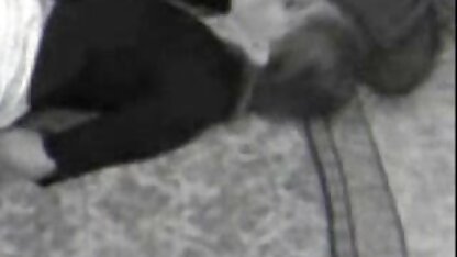 Masturbação na mesa é torrent porn 1080p feita à mão e cara.
