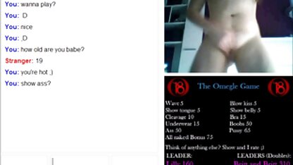 Uma boneca russa ensopada por um jovem na cozinha, na vagina, na boca e hd vídeo pornô no rabo.