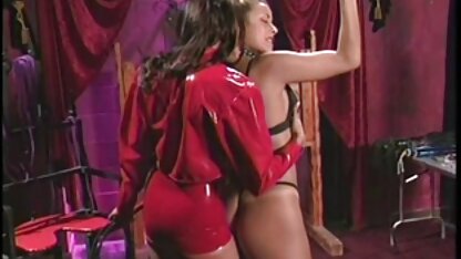 Alunos que torso e seu video erotico em hd amigo de óculos desfrutam de um vibrador e trocam Cooney