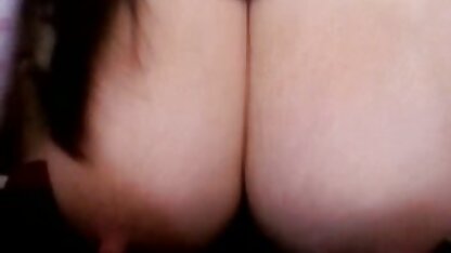 Dois negros num prédio de apartamentos raptam a cabra porno em alta qualidade na natureza.