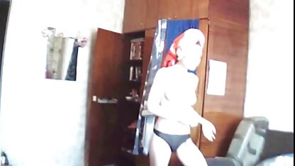 Morena vídeos porn hd a esfregar o clítoris.