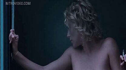 De roupas de vídeos em hd pornô adulto.