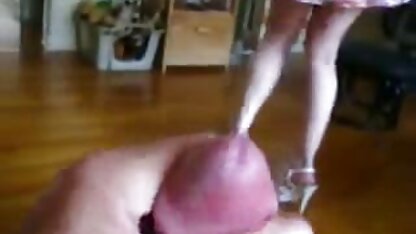 O Dude procura o cutie por um rabo incrível enquanto insere pila os melhores filmes porno em hd na vagina e no rabo