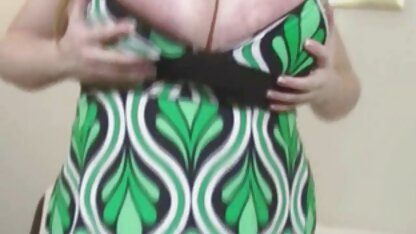 O bonitão de Chocolate vídeo hd pornô faz um broche a um homem branco de Pila longa.