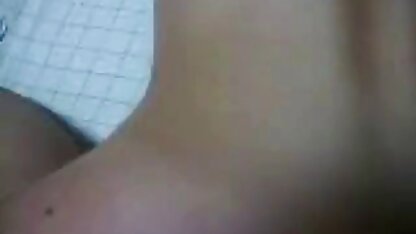 A sexy Sasha rose é fodida em todos os buracos por pornô 4 k dois atletas na sala.