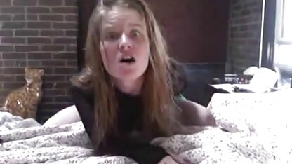 O médico despediu um paciente quente com vídeo pornô caseiro em hd vagina peluda na cadeira.