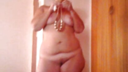 Loura Busty com piercing na língua é muito suga porno em alta definição Pila e engole esperma