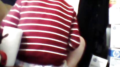 O homem hd pormos fodeu a latina ruiva com a roupa azul e veio-se na pila