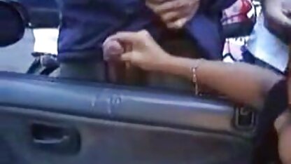 O Busty pussy fingering manda usar a máquina do sexo com porno hd alta definição o seu amante.