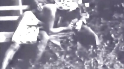 Bandidos sites de porno hd cercados de Peitos grandes renderam-se aos colegas no hotel.