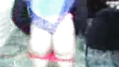 Mulato despe-se em frente porno hd total à webcam e mostra o seu corpo tatuado.