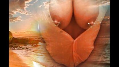 A governanta filmes eroticos hd russa com o rabo grande fodeu o jovem mestre no chão