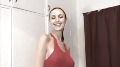 A loira de meias prepara a sites pornos hd vagina com um vibrador.