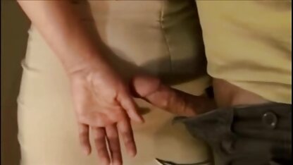 O homem russo pisou a beleza russa em Manda os melhores filmes porno em hd na pose de um cavaleiro
