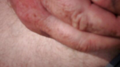 Milf berjins flexionando porno em hd nacional seu traseiro apertado e colocando sua boca no depósito do enganador