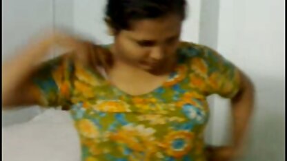 Massagista curvado a comer Lésbicas no sofá melhores videos pornos em hd