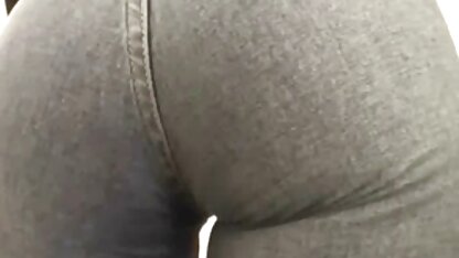 O Secretário Masturba-Se Com A Rata No Canto Da Mesa coroas hd porn E Mostra-A Fechada.